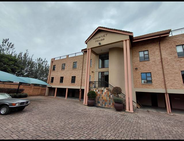 100M² OFFICE TO LET IN FOURWAYS